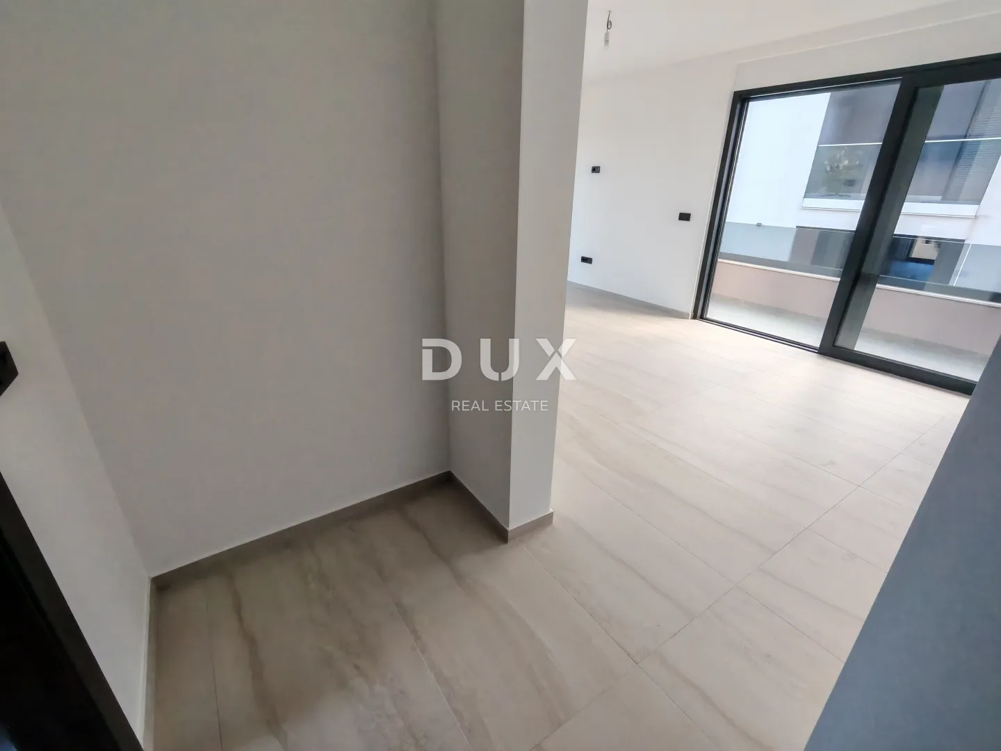 zadar, diklo - vrhunski penthouse s pogledom na more samo 50 metara od plaže! s7 - slika 19