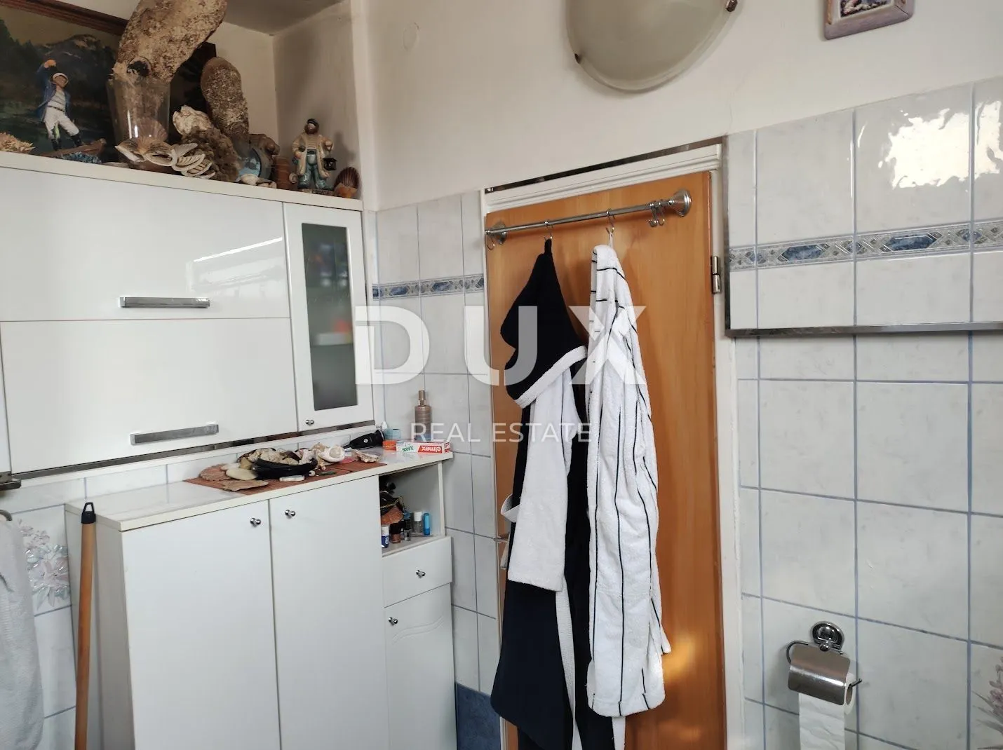 istra, pula - 3s+db stan u strogom centru pule - prvi red do mora! - slika 29