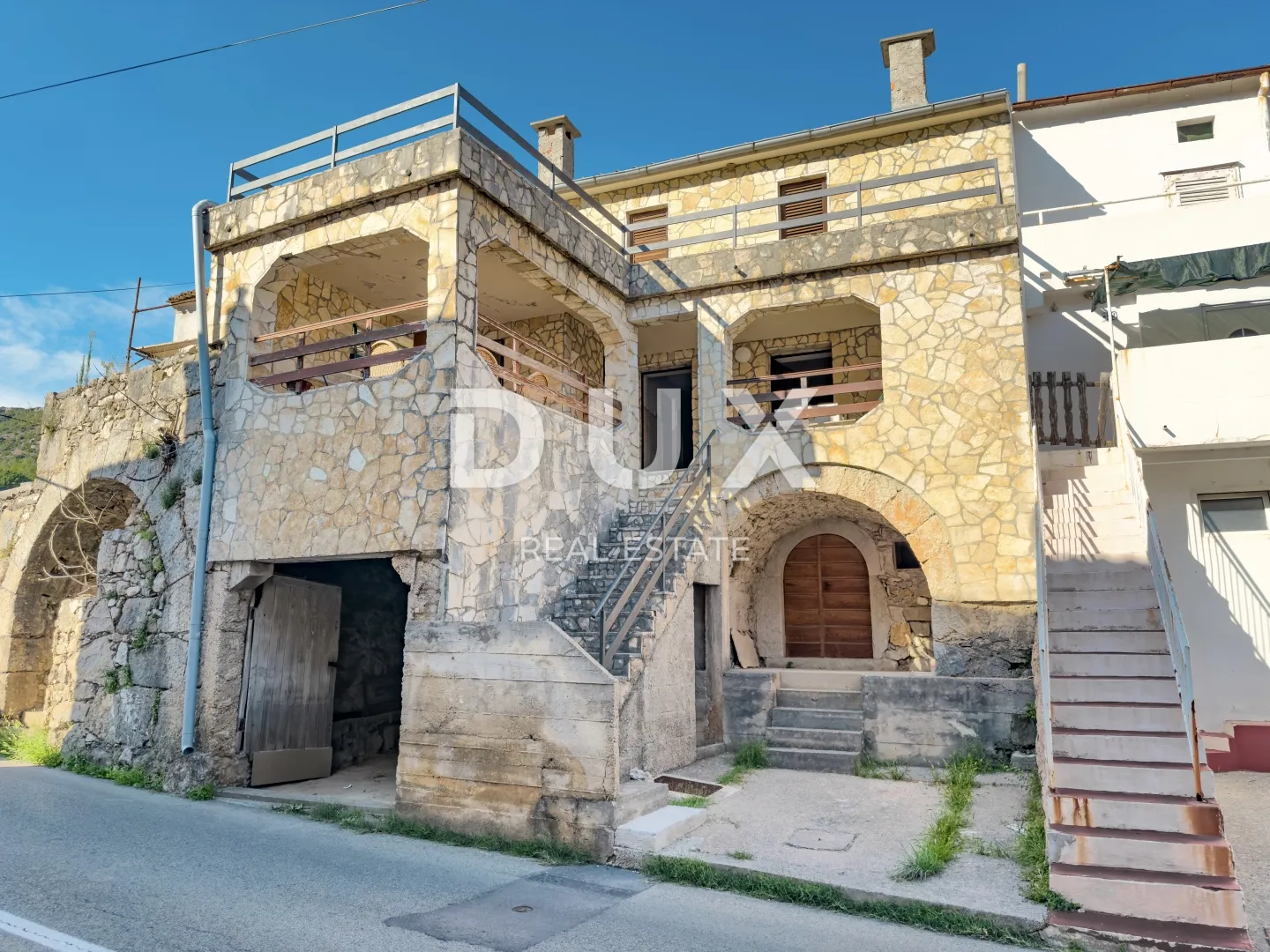 otok krk, baška (okolica) - kamena kuća s velikom okućnicom - slika 56