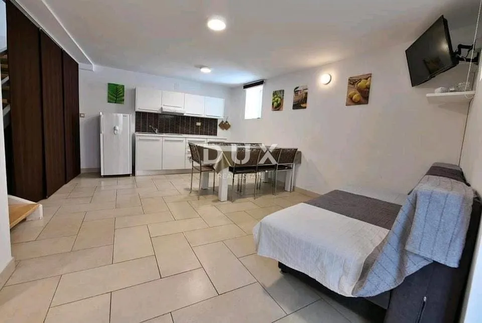 šibenik, vodice – renovirana kuća 200 m od mora - slika 14