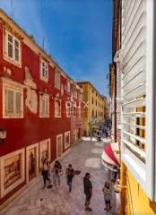 ZADAR, POLUOTOK - Objekat na Kalelargi 38 m², poslovni prostor, urbani život ili turistički najam