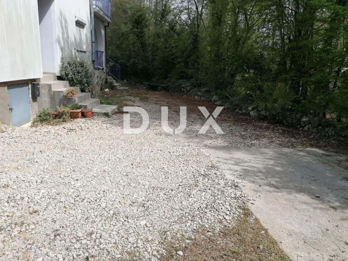 otok krk, dobrinj, hlapa - kuća s dva stana - slika 16