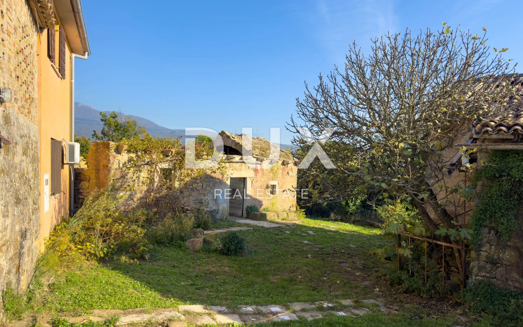 istra, lupoglav, kuća, 646 m2, 8 kuća na imanju 22.000 m2 - slika 23