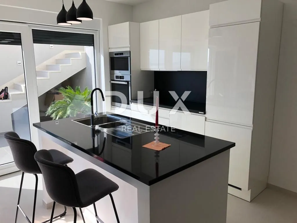podgora - luksuzna apartmanska kuća - slika 12