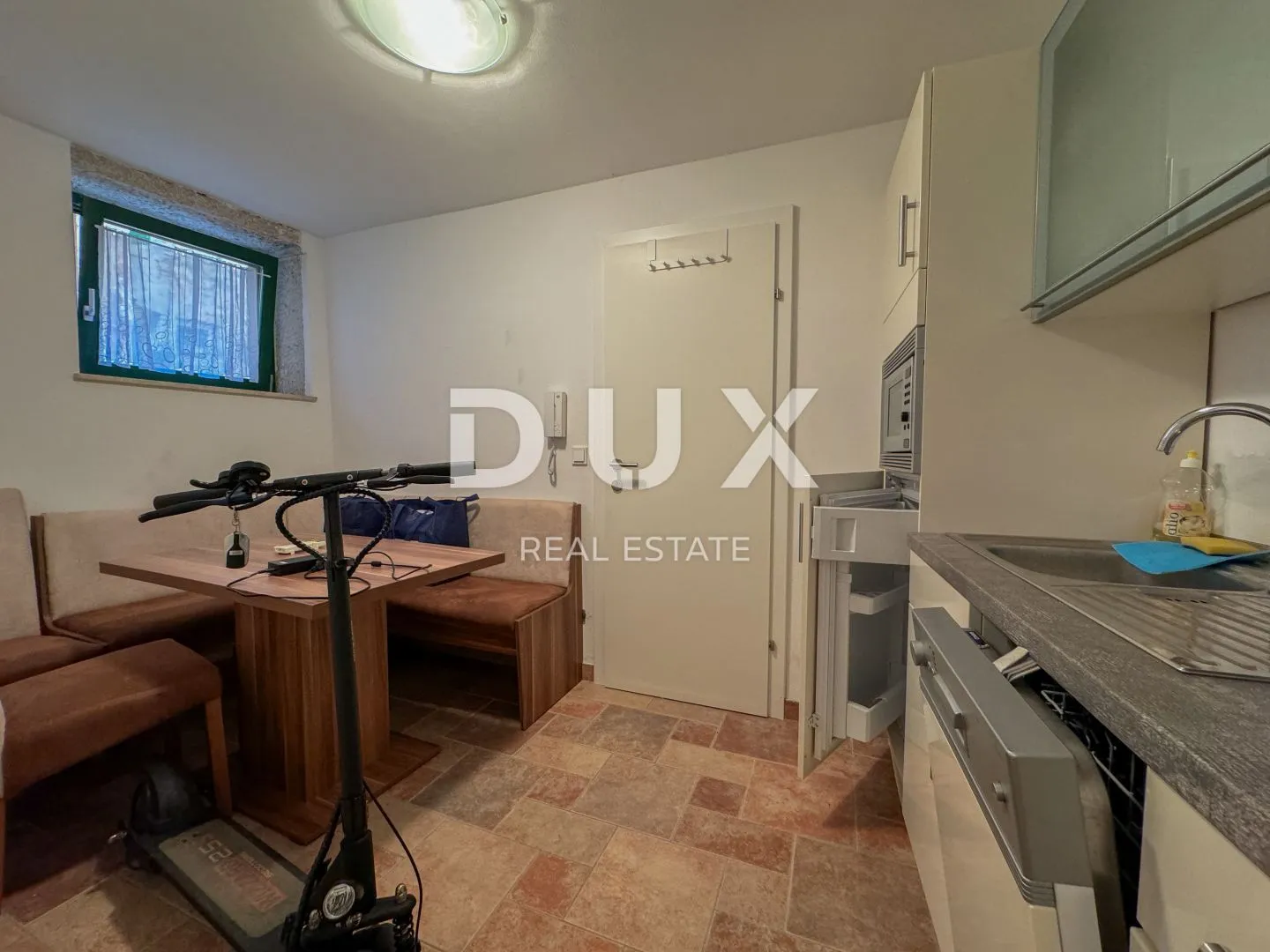 rovinj, centar – vrhunsko uređeni objekt u srcu rovinja s krovnom terasom, pogled, jacuzzi - slika 27