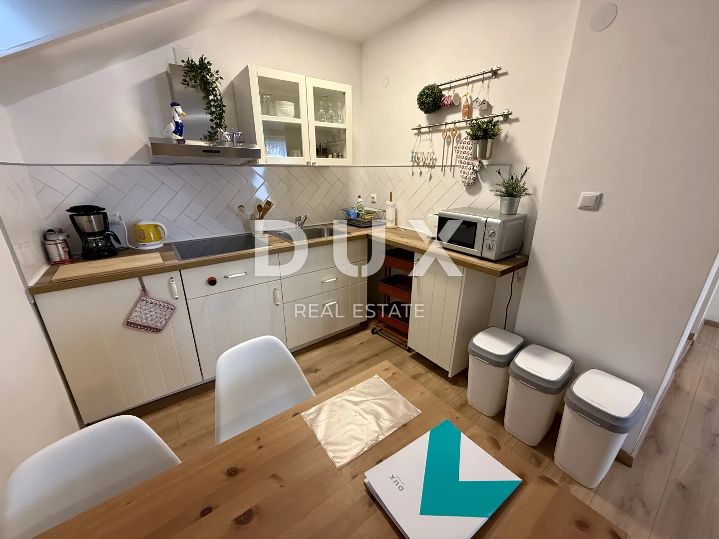 zagreb, centar - dvoetažni stan s tri apartmana i odličnim prihodima! - slika 31
