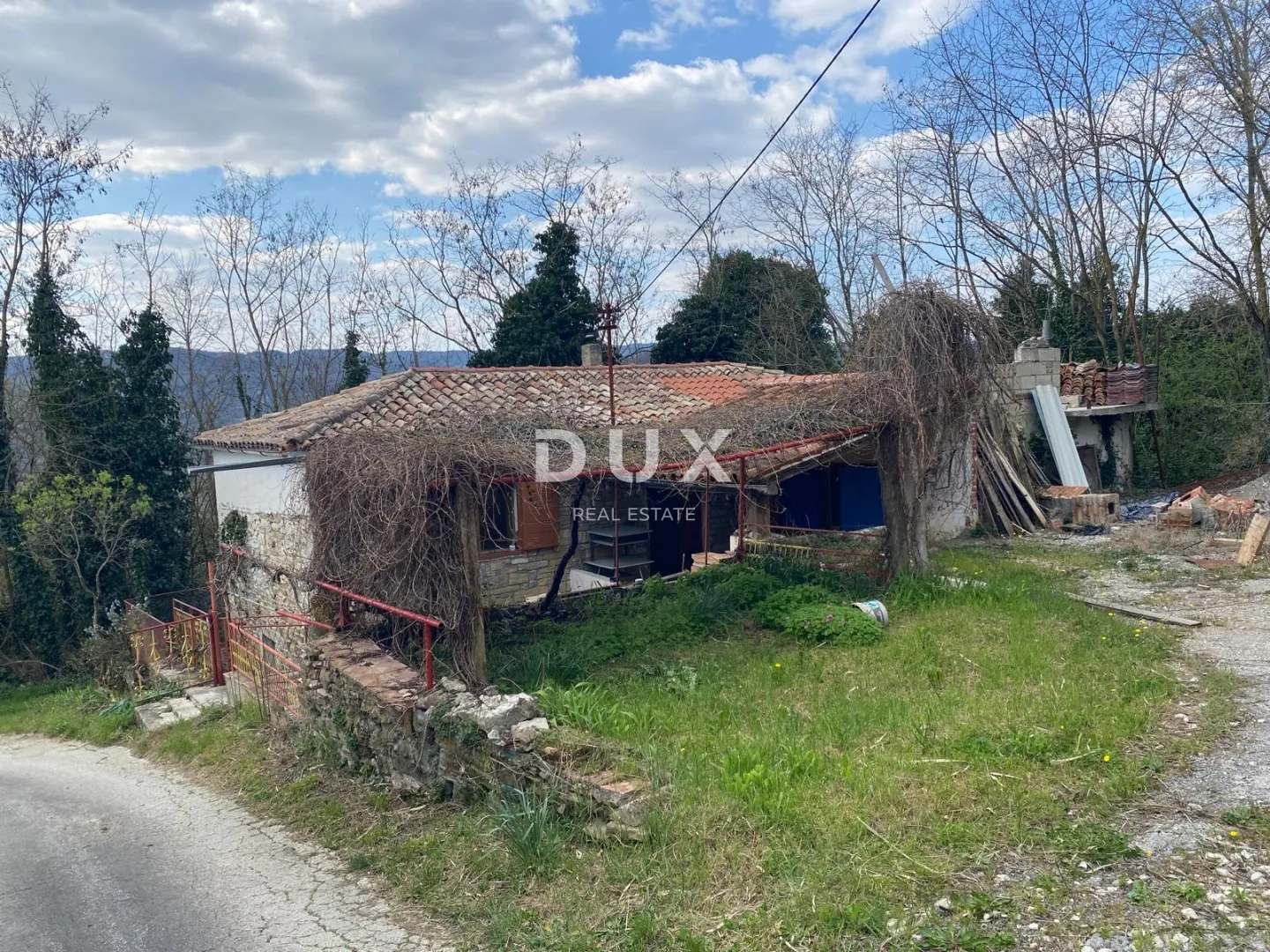 istra, tupljak - samostojeća kuća s dvorištem na odličnoj lokaciji. hitna prodaja! prilika! - slika 5