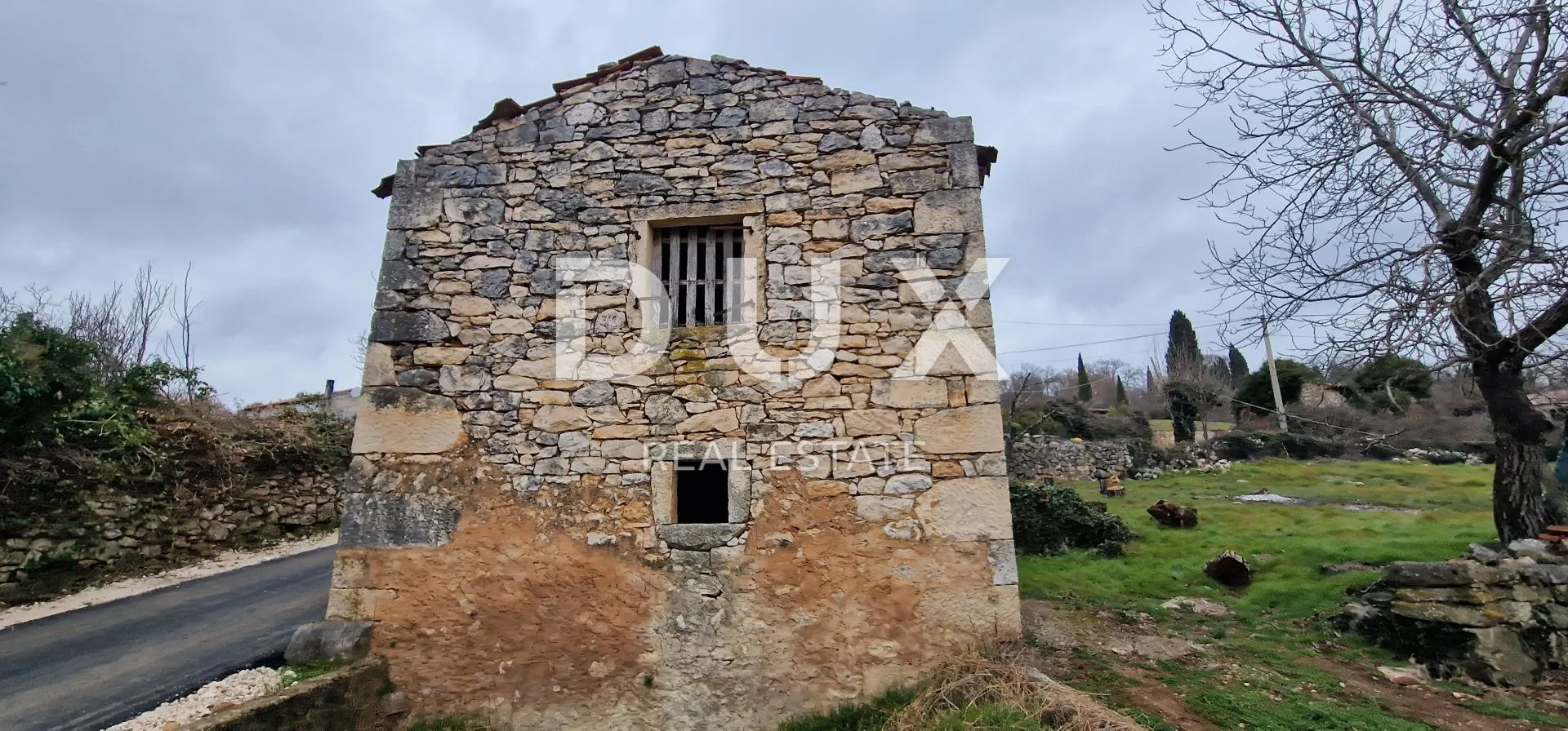 istra, motovun, okolica - dvije kuće za adaptaciju s dvorištem - slika 4