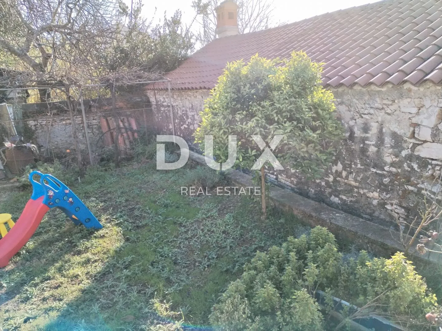 istra,pula - kuća sa dva stana 400 m od mora! - slika 3
