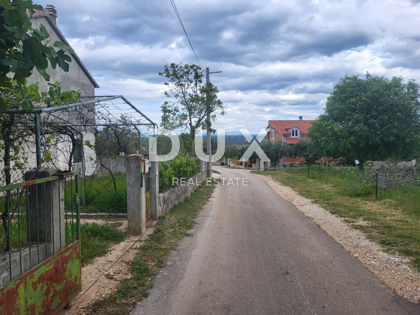 sveti filip i jakov, sikovo - prizemlje sa okućnicom za adaptaciju - slika 23