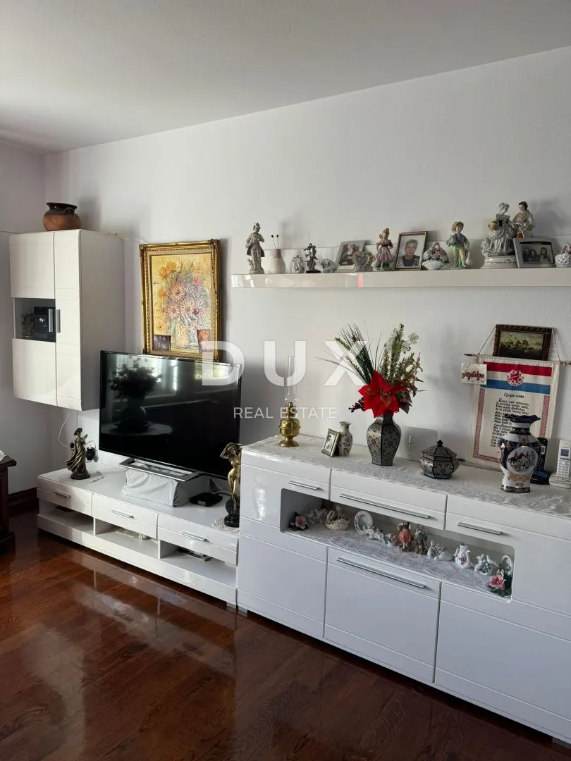 šibenik, vodice - prekrasna samostojeća kuća u vodicama! - slika 18