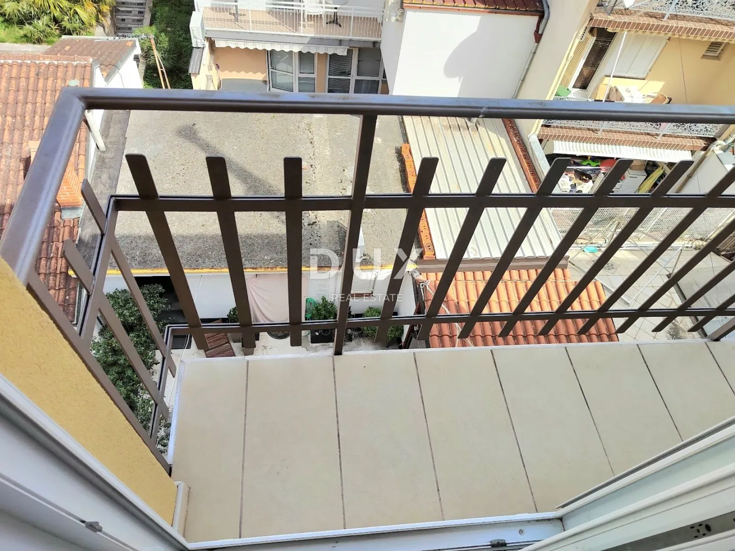 crikvenica - prvi red do mora, moderno uređen apartman u srcu crikvenice - slika 6