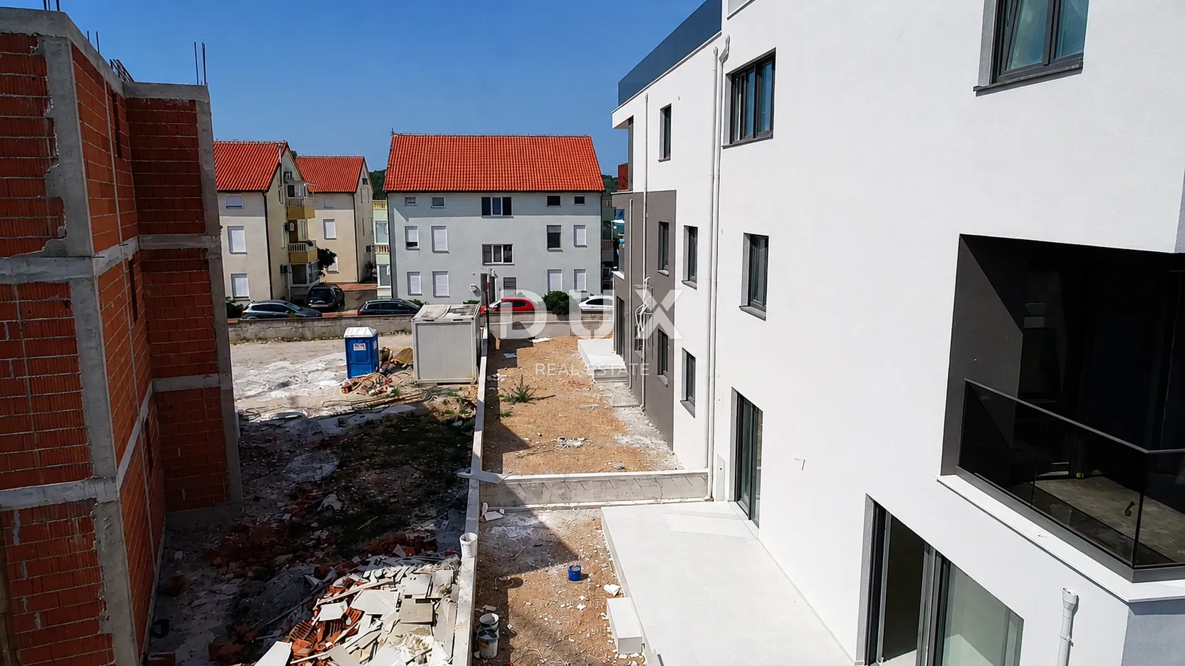 vodice, srima – stan s 3 spavaće sobe i vrtom od 125 m², 70 m od plaže - slika 3