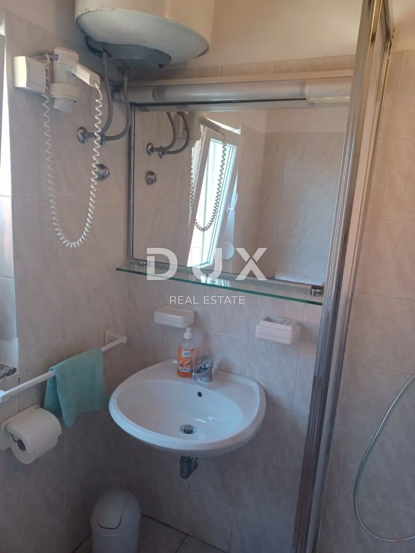 otok rab, barbat - samostojeća apartmanska kuća na odličnoj lokaciji - slika 27