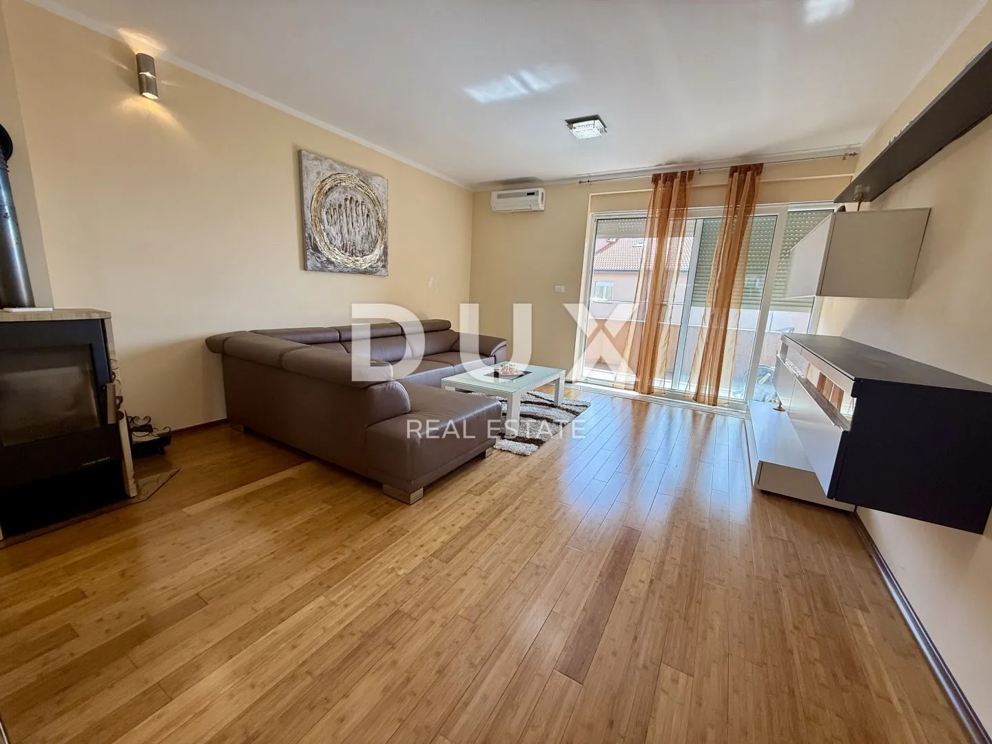 crikvenica - trosobni apartman s garažom! - slika 2