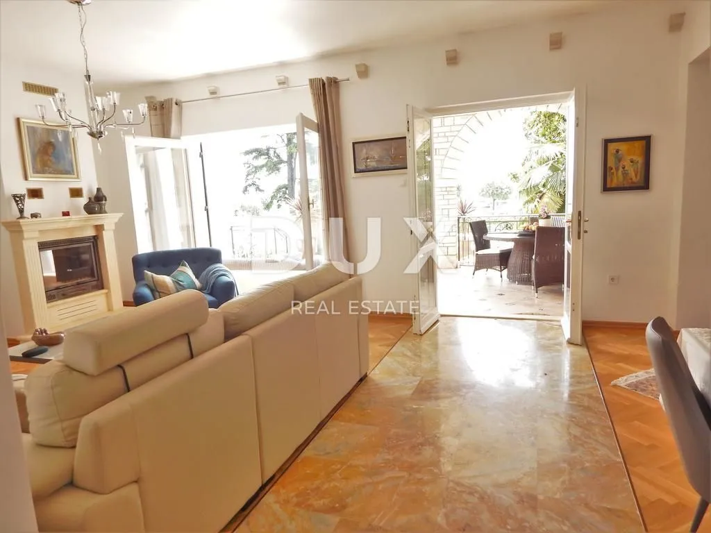 istra, umag - jedinstvena vila s bazenom, prvi red do mora - slika 28