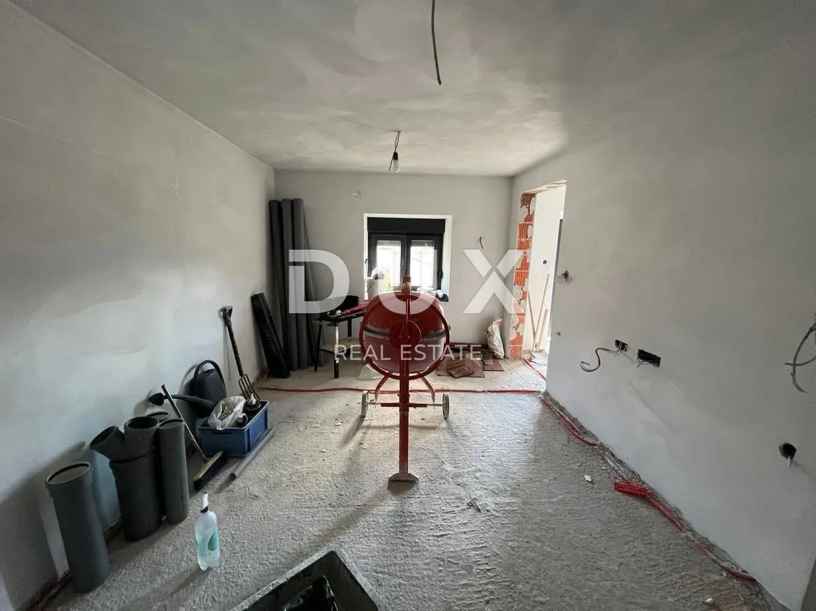 kostrena- dvojna kuća, 5 apartmana, pogled!!! - slika 24