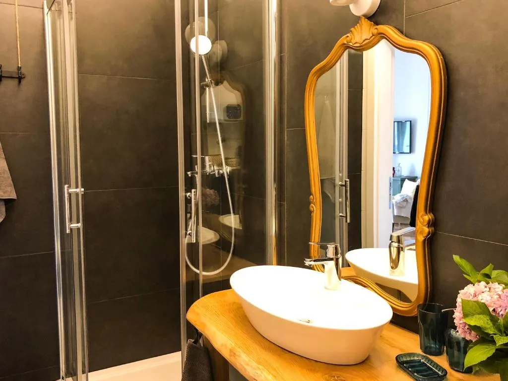 opatija, centar - 2 apartmana, 50m od mora - slika 9