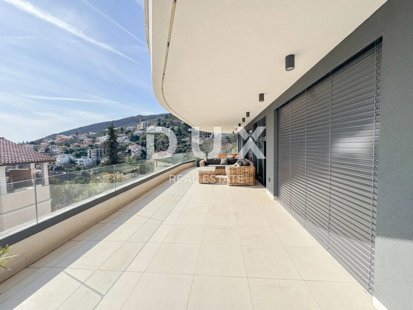 opatija, centar, četverosoban stan, 158 m2, s privatnim bazenom - slika 25