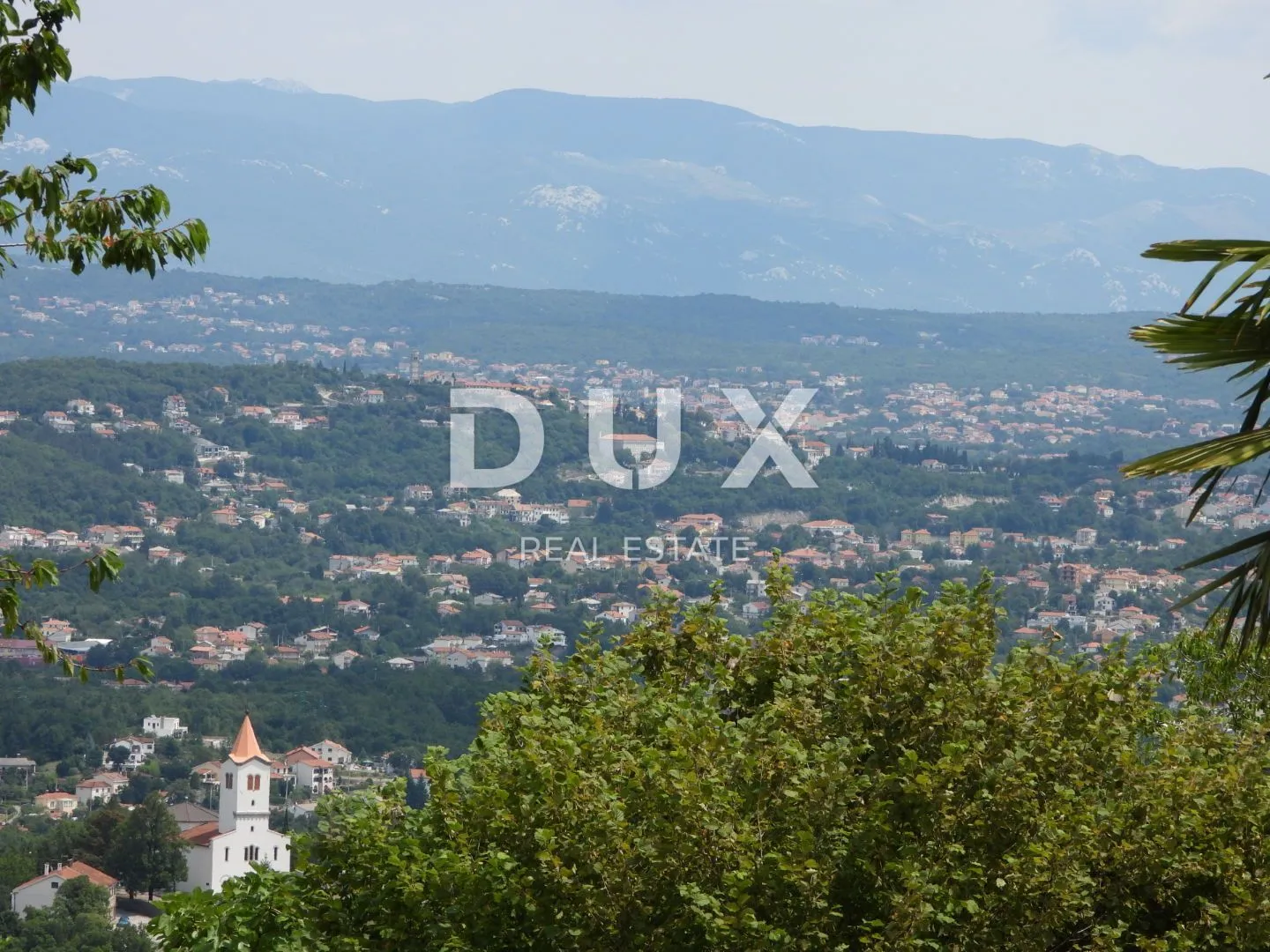 RUKAVAC - građevinski teren 2059m2 za stambenu zgradu – stanove- apartmane / obiteljsku kuću / villu / za kuće za iznajmljivanje sa bazenom / kuću za odmor sa bazenom - Rukavac, Matulji