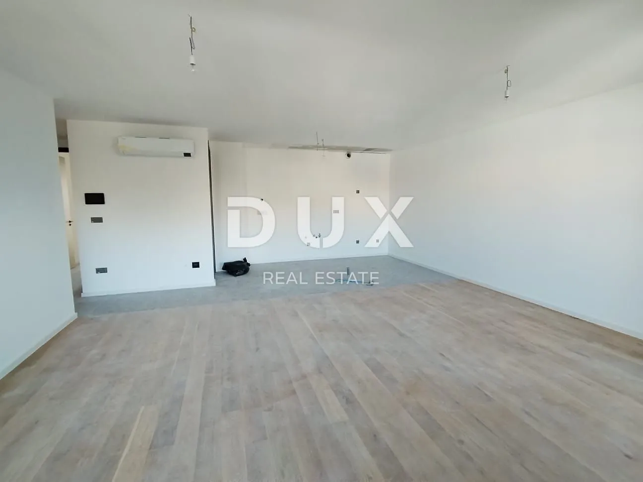 istra,pula -luksuzni smart home stan u centru 130m2! - slika 4