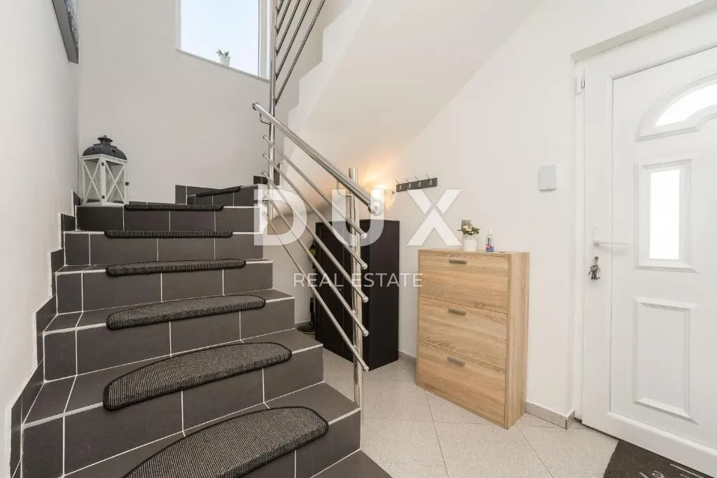 zadar, privlaka - vila s bazenom 200 metara od mora - slika 19