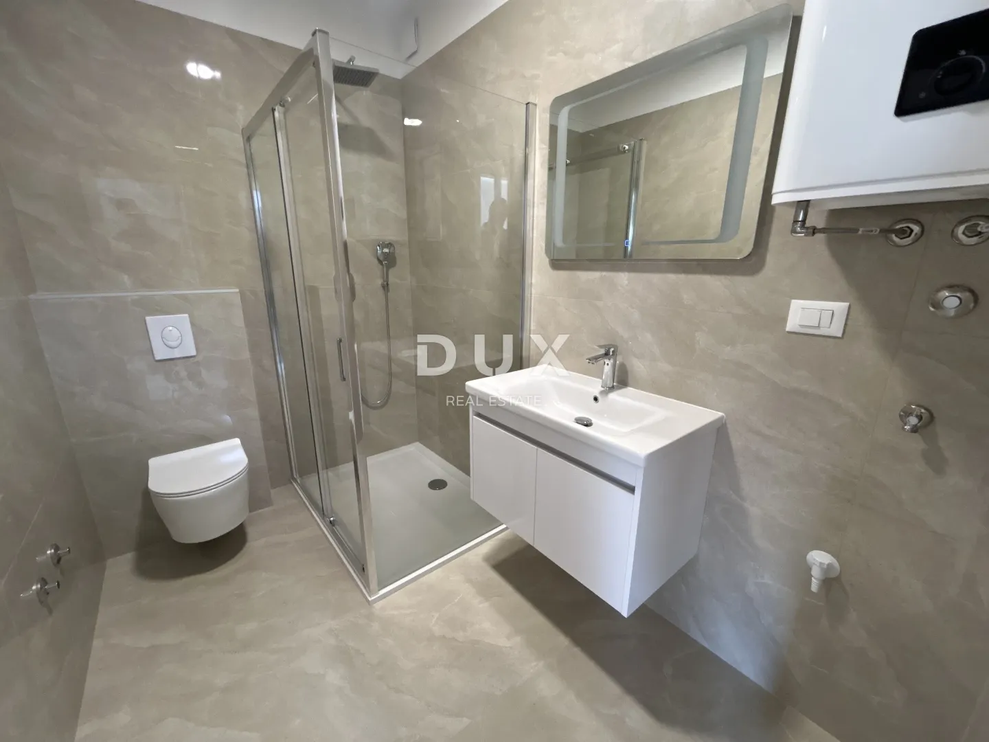šibenik, vodice – duplex s bazenom i trajnim, otvorenim pogledom - slika 17