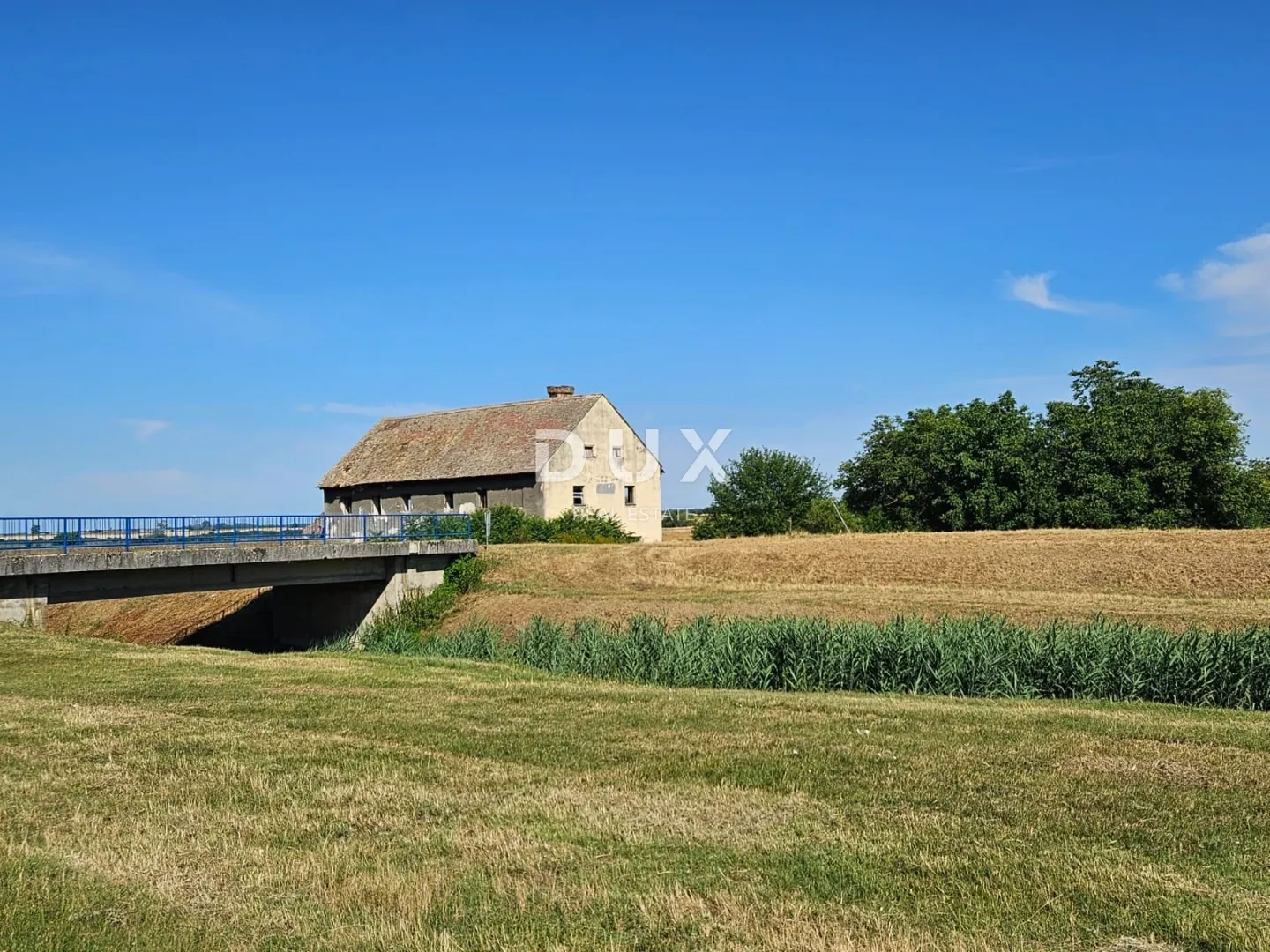 beli manastir, branjina - objekt na osami 900m2 s 4000m2 okućnice - slika 2