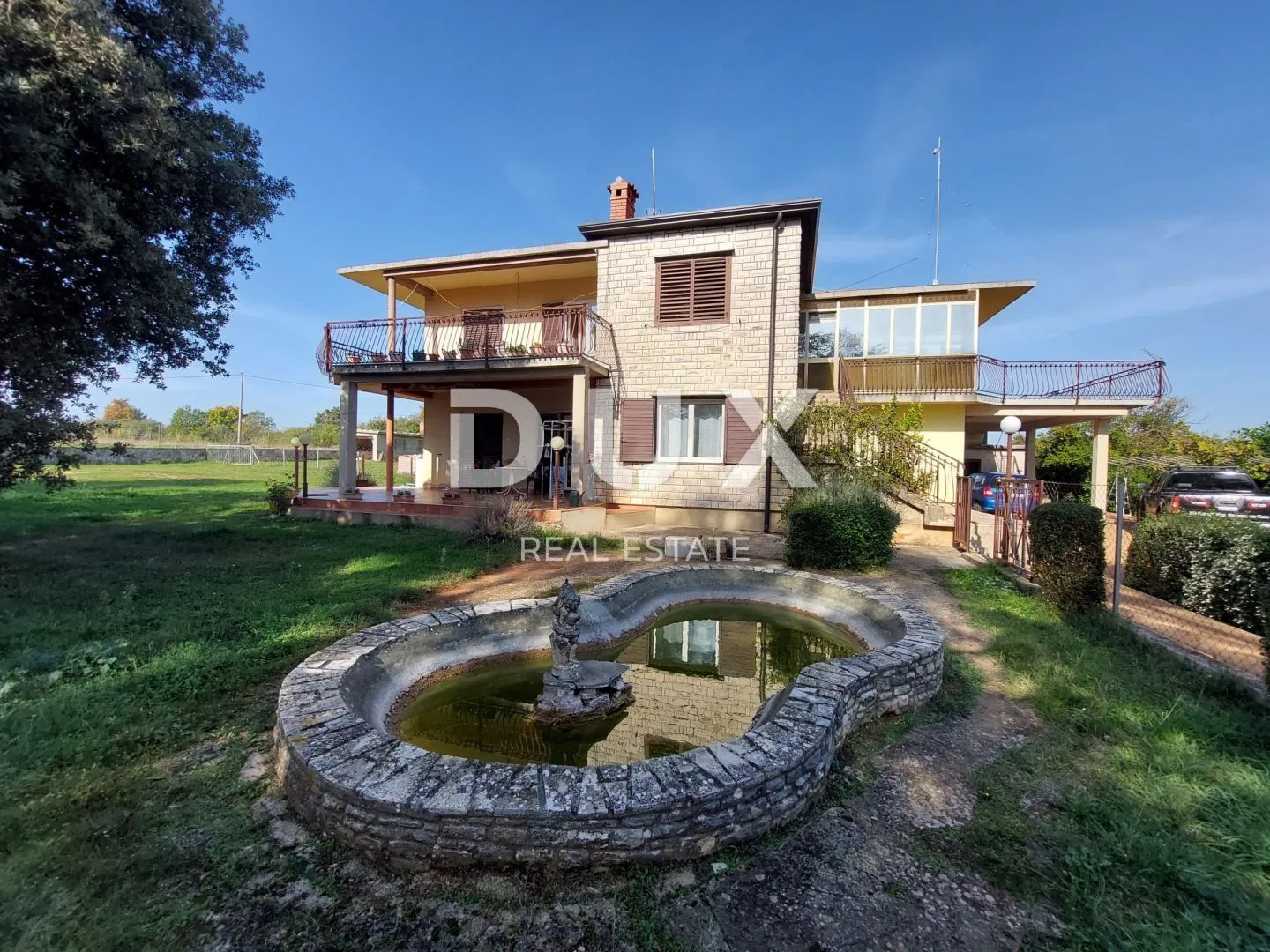 istra, brtonigla - prekrasna prostrana kuća na osami - slika 2