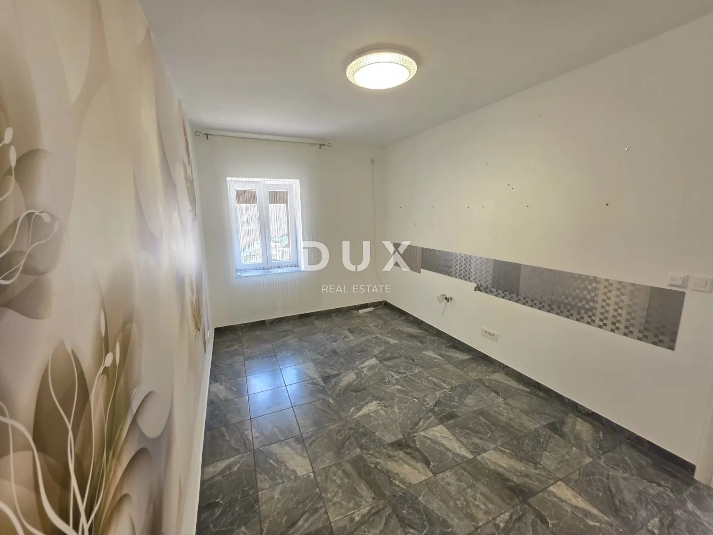 istra, pula - potpuno renoviran stan u centru pule - slika 8