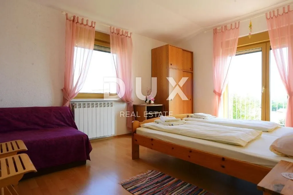 istra, labin - prostrana kuća s bazenom - slika 32
