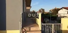 nin- kuća sa 4 apartmana - slika 2