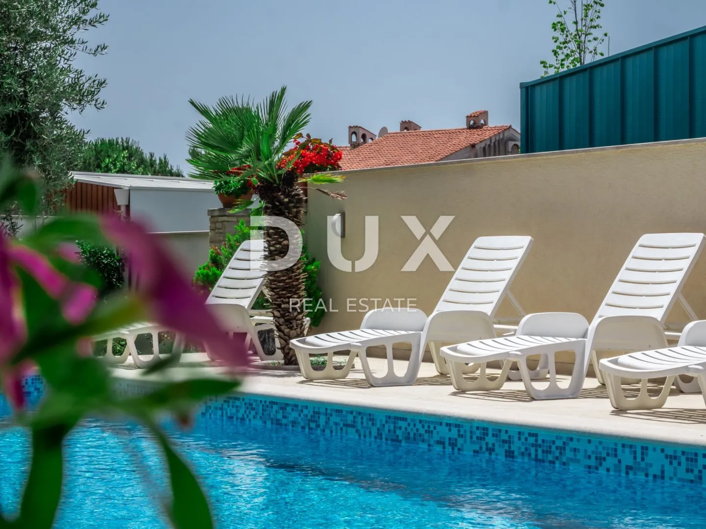 istra, peroj - atraktivna apartmanska kuća s bazenom i pogledom na more! - slika 56