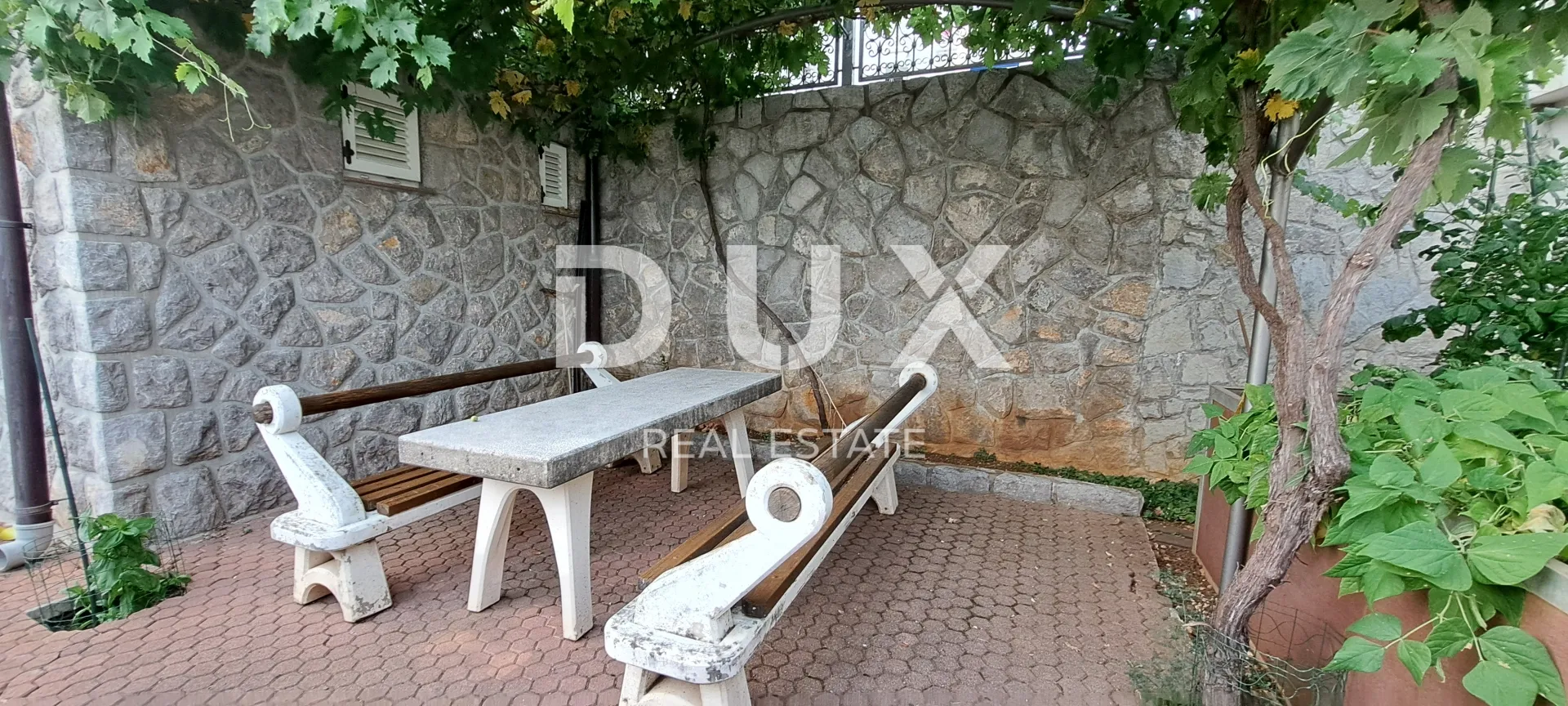crikvenica - samostojeća kuća sa 4 stana, udaljena samo 100 m od mora - slika 74