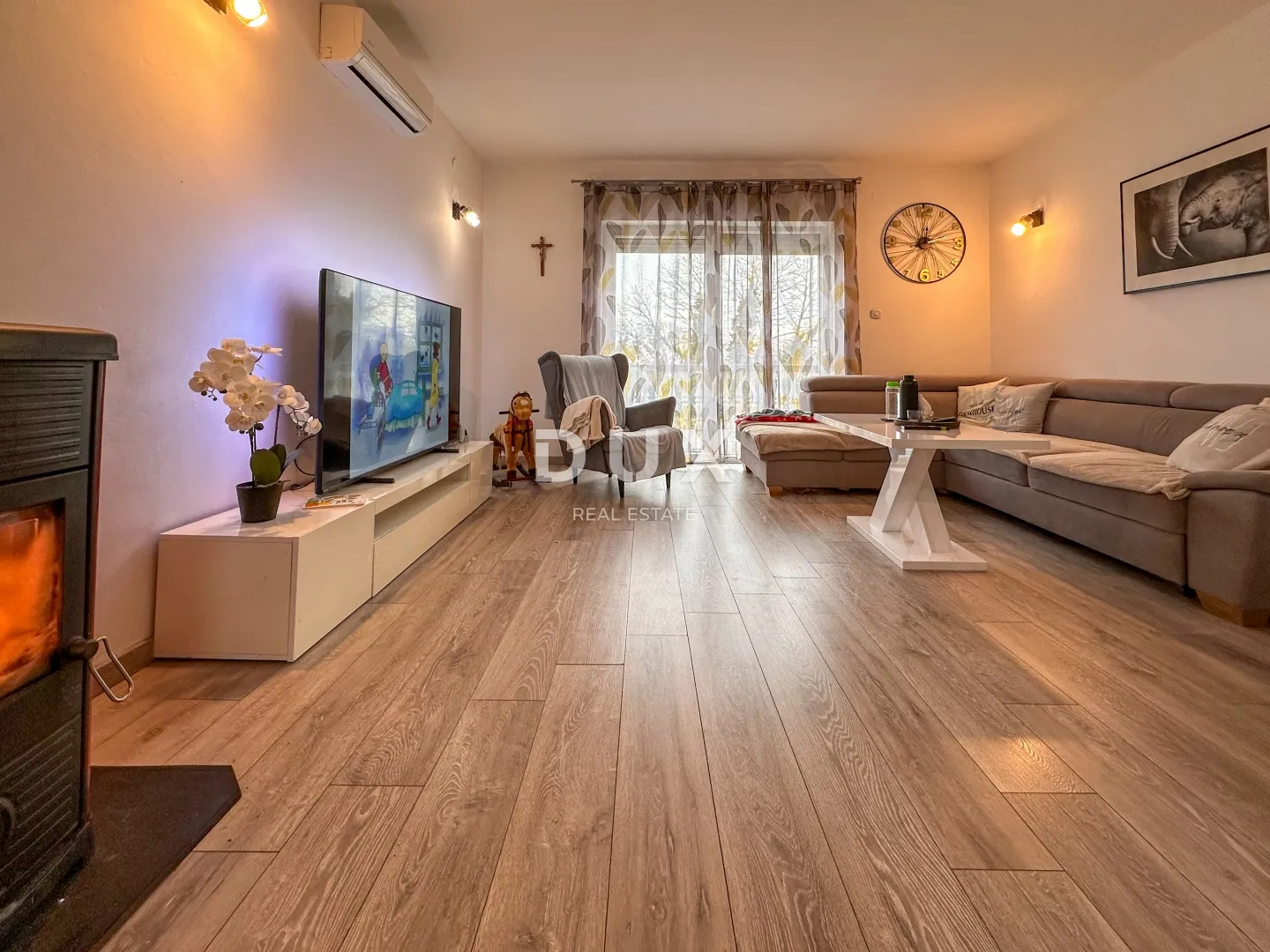 rijeka, kukuljanovo - uređen 3s+db u prizemlju s 356m2 okućnice - slika 3