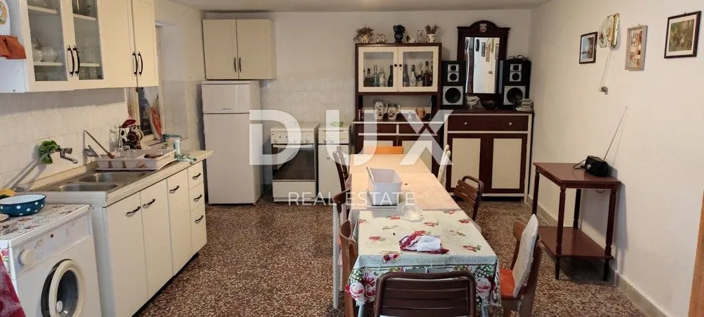 otok pag - kuća s velikom okućnicom - slika 7