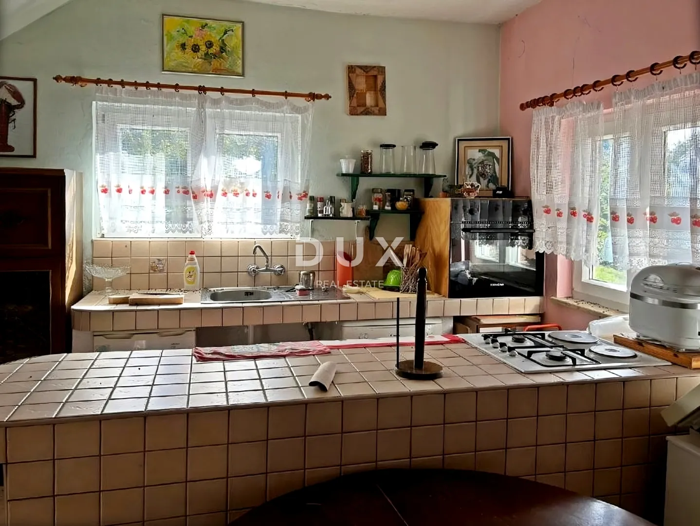 istra, labin - dvije kuće na rubu naselja - slika 7