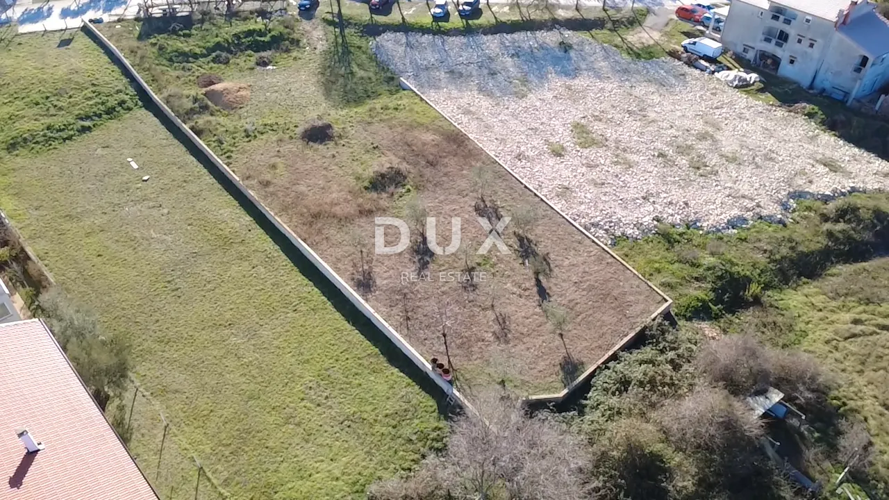 ZADAR, SINJORETOVO - Građevinsko zemljište 1605m² s projektom!!