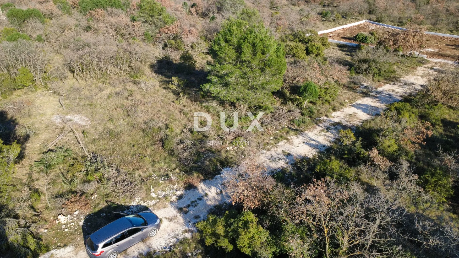 zadar, crno – pravilna parcela 740 m² s pristupnim putem! - slika 7