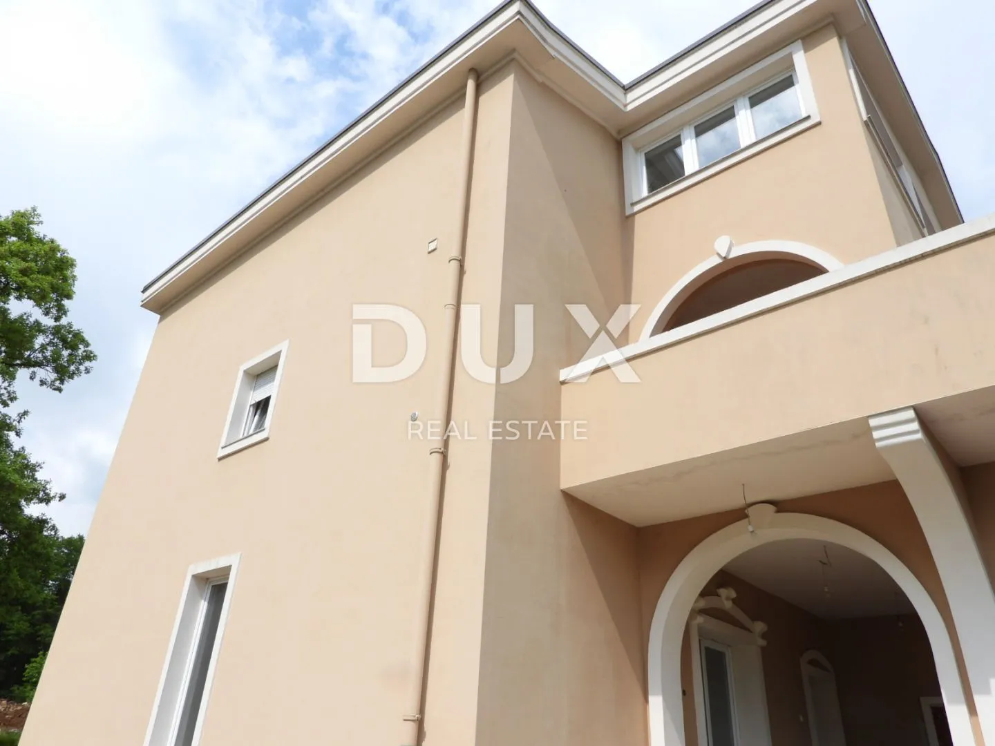 opatija, matulji- kuća s 4 stana 550m2 + okoliš 3740m2 - slika 6