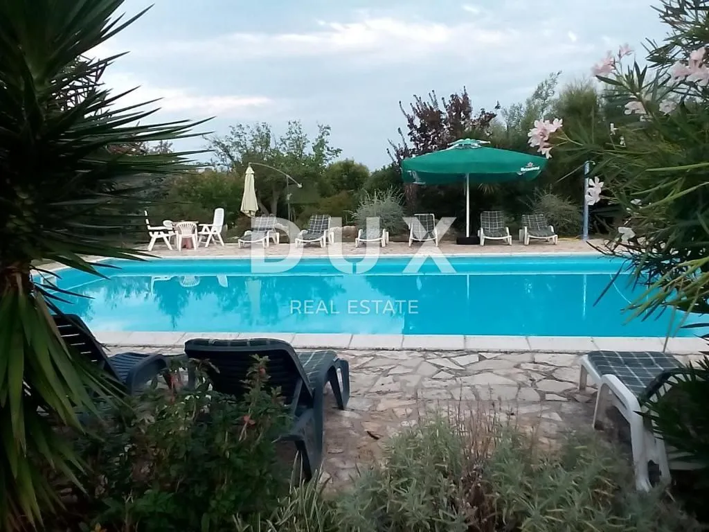 istra,poreč - hotel sa bazenom i prostranom okućnicom! - slika 17