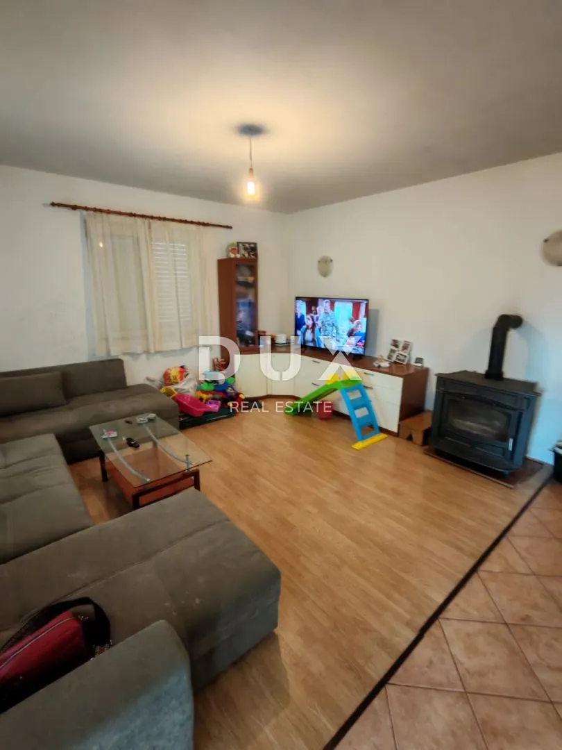 zadar, vrsi - kuća s velikim stanom, tri apartmana i prostranim dvorištem s maslinama! - slika 12