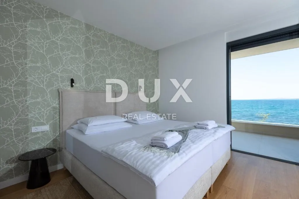 zadar, zaton - vila prvi red uz plažu - slika 17