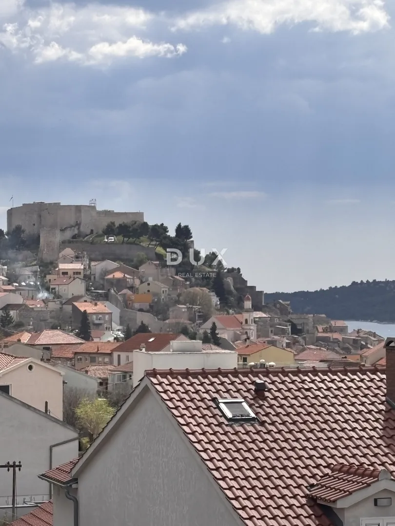 šibenik, crnica – dvoetažni stan sa pogledom i garažom, 250 m² - slika 11