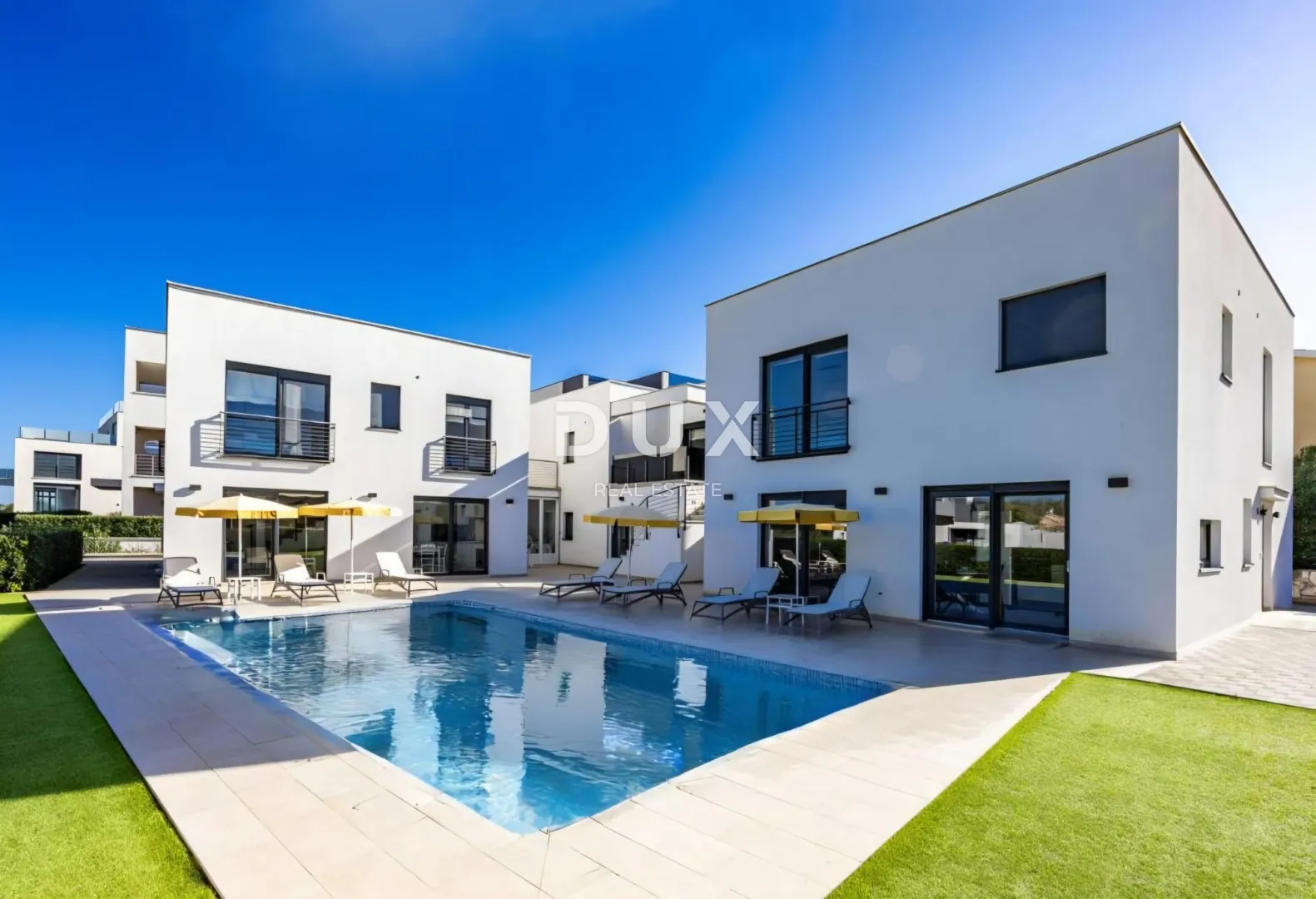 ISTRA, VOLME - Moderna vila s pogledom na more i elegantnim mediteranskim ambijentom - Banjole, Medulin
