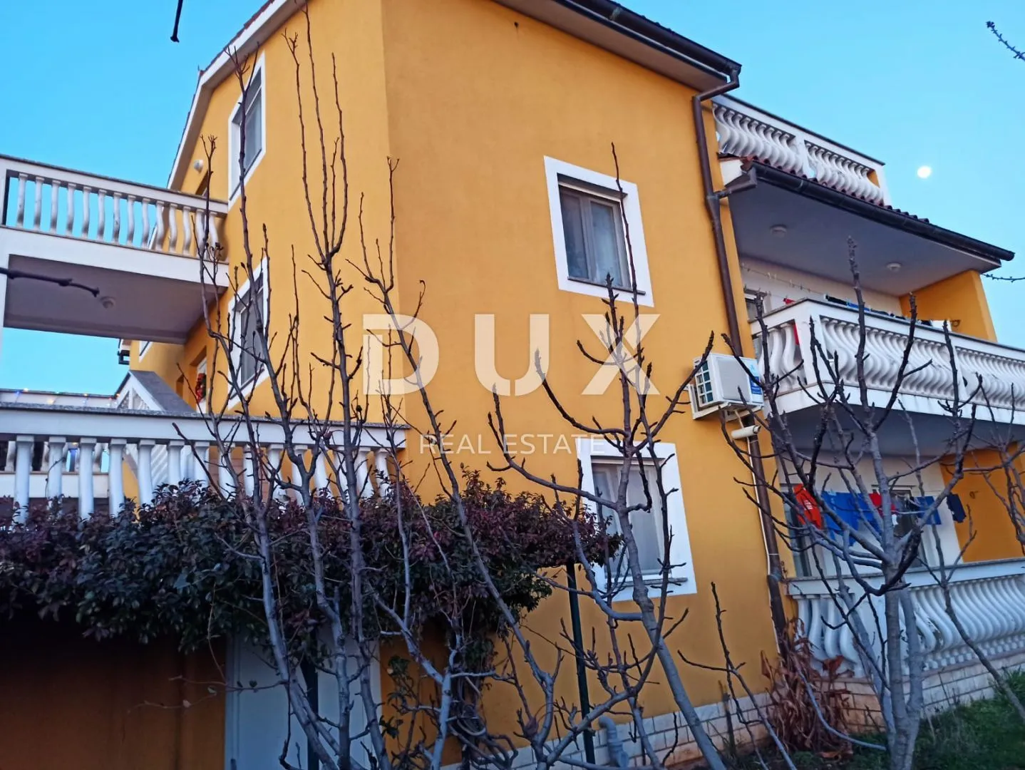istra, pula - predivna samostojeća kuća u mirnoj ulici s 4 stana - slika 2