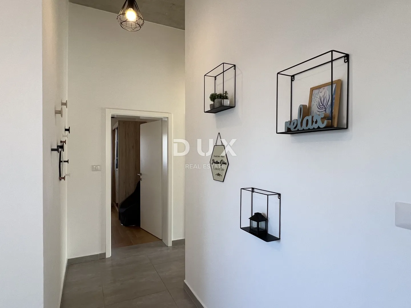 istra, žminj – moderna vila s bazenom - slika 9