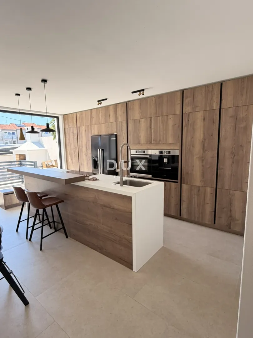 biograd na moru, vila sa bazenom od 350 m2, blizina i pogled na more - slika 10