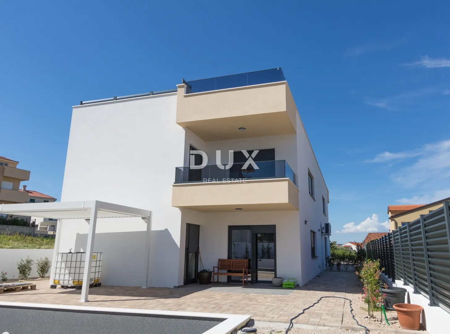 dalmacija, vodice - dvosoban stan, panoramska krovna terasa - slika 2