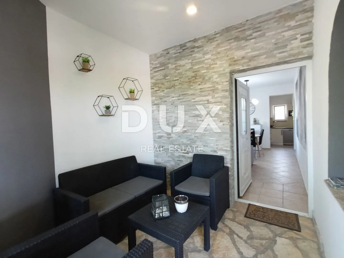 zadar, debeljak - prekrasna vila s bazenom - slika 12